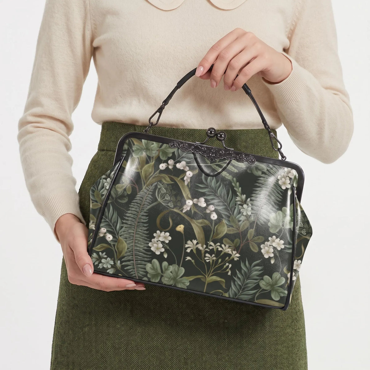 Woodland Botanical Kisslock Purse