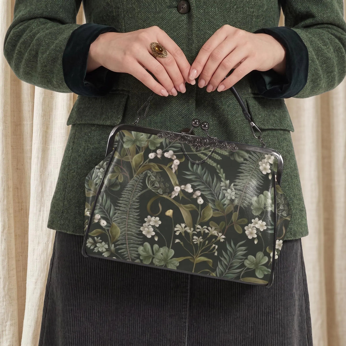Woodland Botanical Kisslock Purse